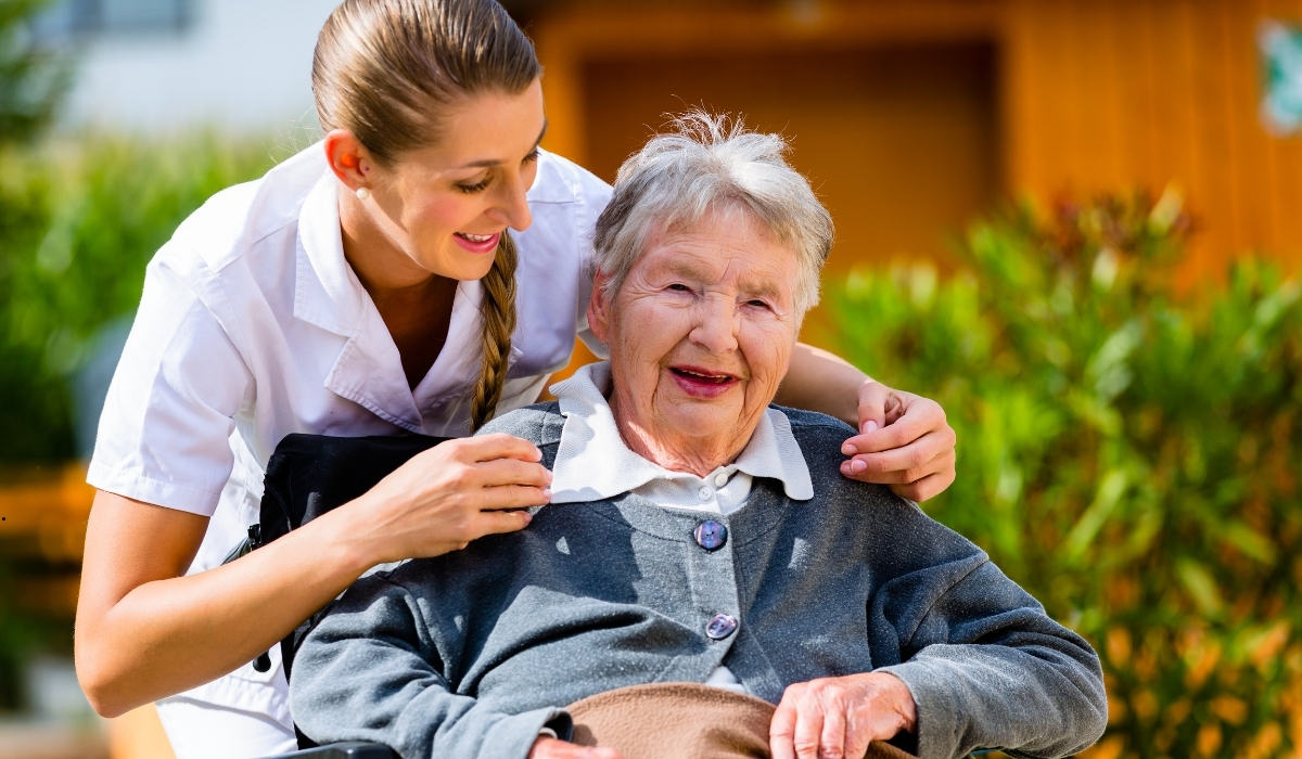 5-Star Senior Care Home – Lamset Haya Elderly Care