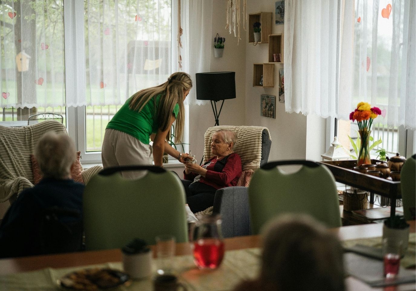 تعزيز الحيوية والنشاط, الأنشطة الذهنية والبدنية في دار الرعاية لمسة حياة نموذج دار لمسة حياة في تقديم الرعاية المتكاملة في دار لمسة حياة، نعتمد نموذجًا متطورًا في تقديم الرعاية